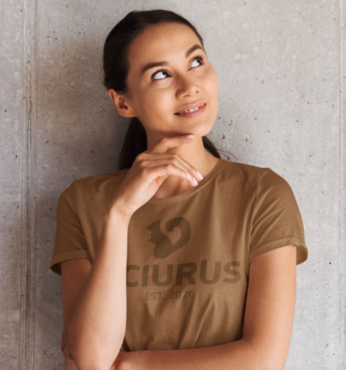 lindring værdighed kaustisk SCIURUS ikoniske T-shirt brun med brunt tryk til damer - Dame - Sciurus.dk