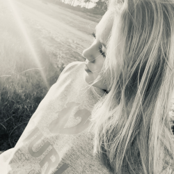 SCIURUS KIDS Hoodie gr� med gr�t tryk til piger